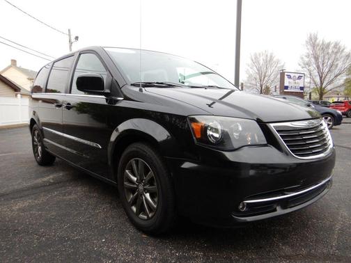 2015 Chrysler Town & Country S