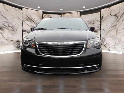 2015 Chrysler Town & Country S