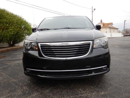 2015 Chrysler Town & Country S