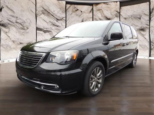 2015 Chrysler Town & Country S