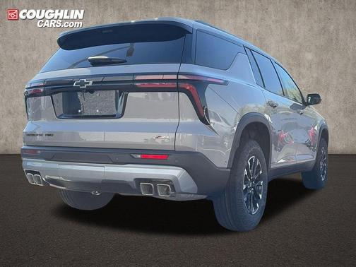 Sandstone Gray 2026 Chevrolet Traverse Z71