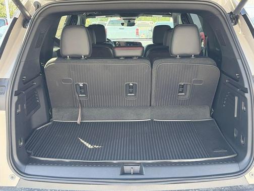 Sandstone Gray 2026 Chevrolet Traverse Z71