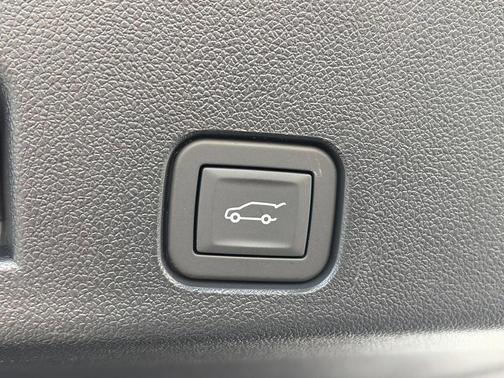 Sandstone Gray 2026 Chevrolet Traverse Z71
