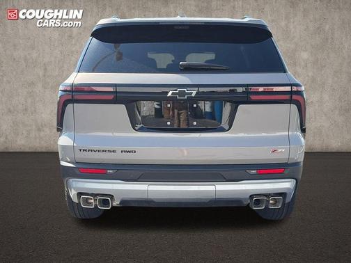 Sandstone Gray 2026 Chevrolet Traverse Z71