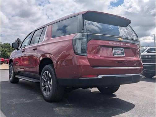 2025 Chevrolet Suburban LT