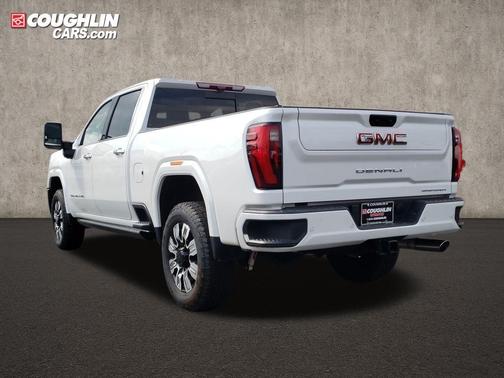 White Frost Tri-Coat 2025 GMC Sierra 2500 Denali