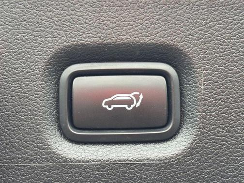 Shimmering Silver Pearl 2023 Hyundai SANTA FE SEL
