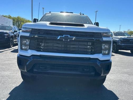 2026 Chevrolet Silverado 2500 Custom