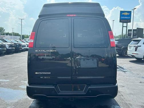 2025 Chevrolet Express 2500 Work Van
