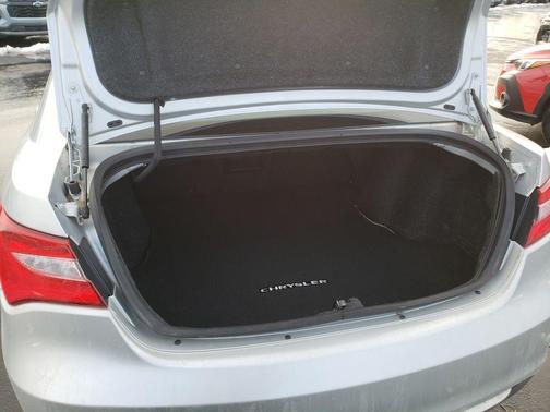 2012 Chrysler 200 Touring