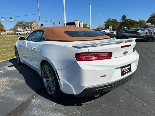 Photo 5 of 26 of 2018 Chevrolet Camaro 2LT