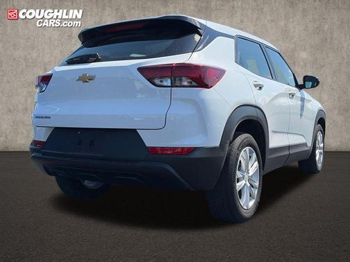 Summit White 2023 Chevrolet Trailblazer LS