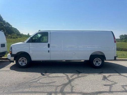 2025 Chevrolet Express 3500 Work Van