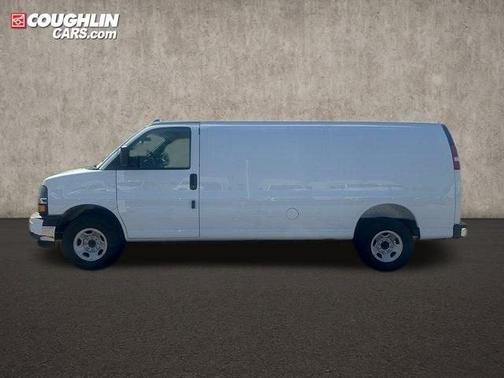 2025 Chevrolet Express 3500 Work Van