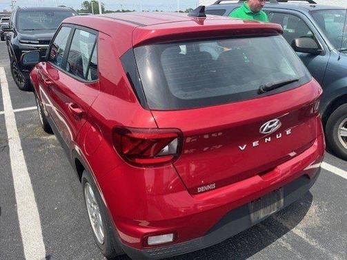 2022 Hyundai VENUE SE