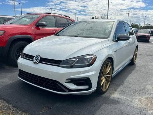 2018 Volkswagen Golf R 2.0T w/DCC & Navigation