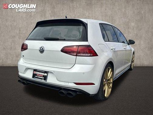 2018 Volkswagen Golf R 2.0T w/DCC & Navigation