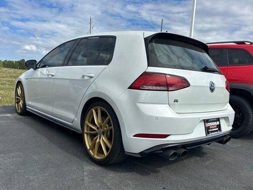 2018 Volkswagen Golf R 2.0T w/DCC & Navigation