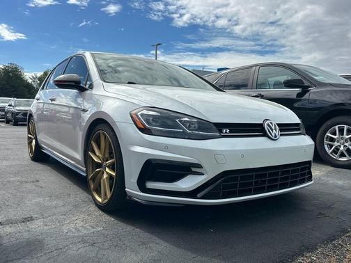 2018 Volkswagen Golf R 2.0T w/DCC & Navigation