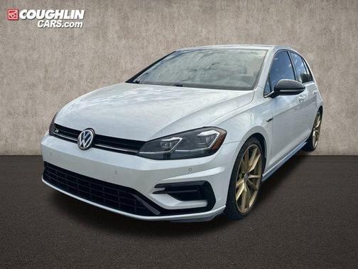 2018 Volkswagen Golf R 2.0T w/DCC & Navigation