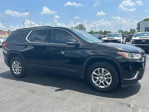 2021 Chevrolet Traverse LT Cloth