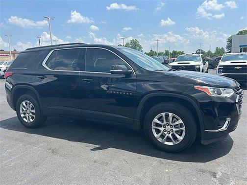 2021 Chevrolet Traverse LT Cloth