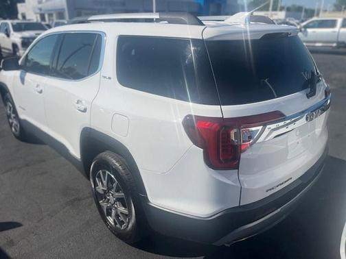 2022 GMC Acadia SLE