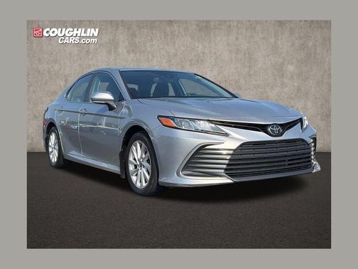 Celestial Silver Metallic 2022 Toyota Camry LE