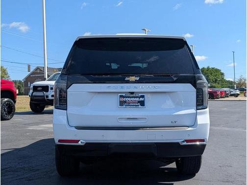 2025 Chevrolet Suburban LT