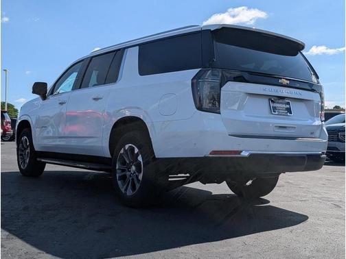 2025 Chevrolet Suburban LT