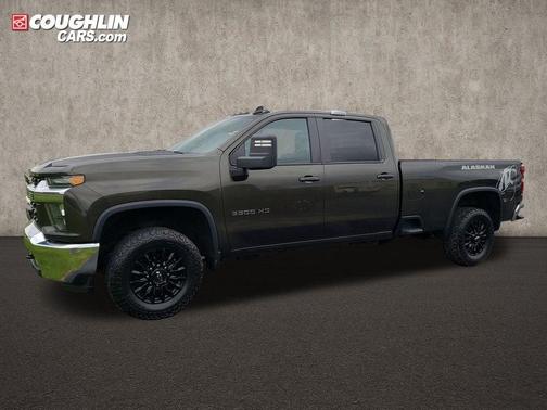 Greenstone 2022 Chevrolet Silverado 3500 LT