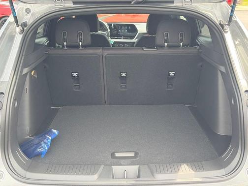 Sterling Gray Metallic 2026 Chevrolet Trax 1RS