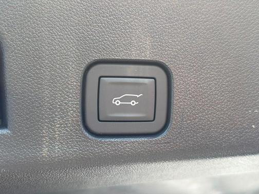 Sterling Gray Metallic 2026 Chevrolet Traverse Z71