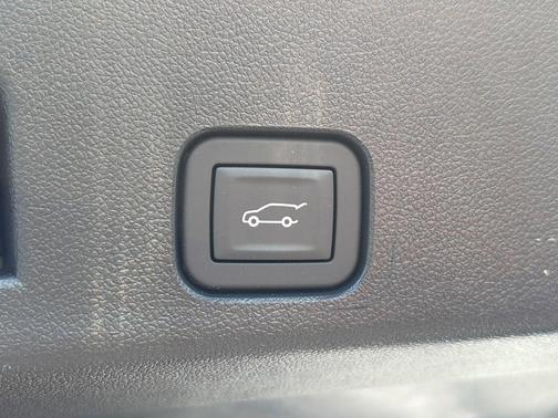 Sterling Gray Metallic 2026 Chevrolet Traverse Z71