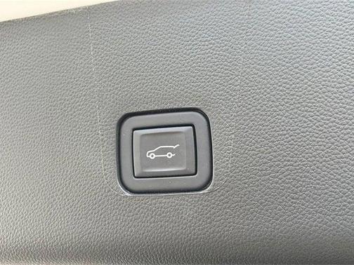 Summit White 2024 Chevrolet Traverse Limited LT Cloth