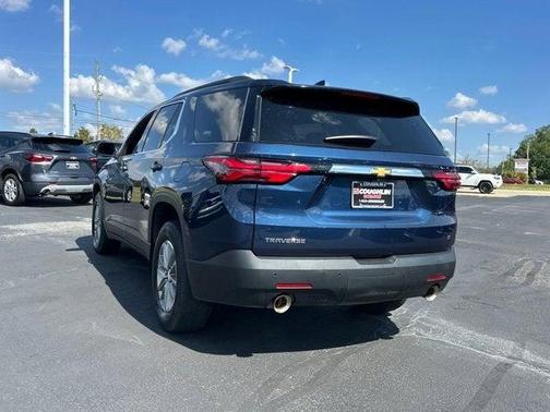 2022 Chevrolet Traverse LT Cloth