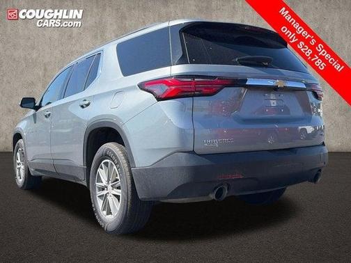 Sterling Gray Metallic 2024 Chevrolet Traverse Limited LT Cloth
