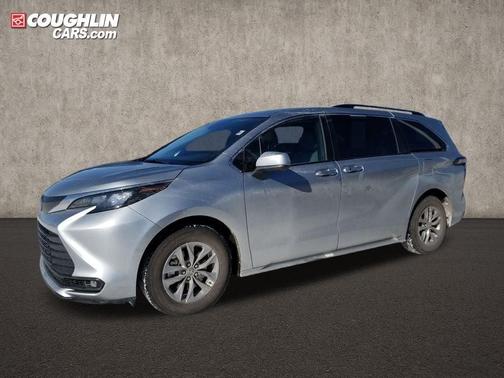 2025 Toyota Sienna XLE