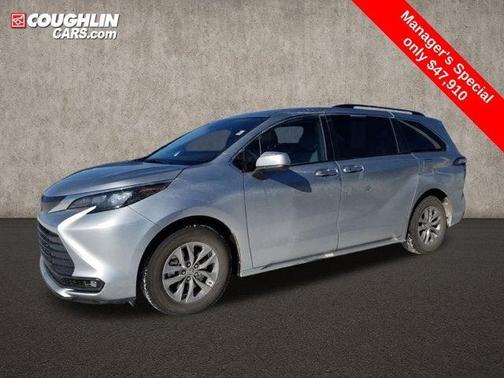 2025 Toyota Sienna XLE