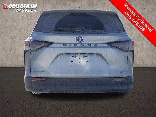 Magnetic Gray Metallic 2025 Toyota Sienna XLE