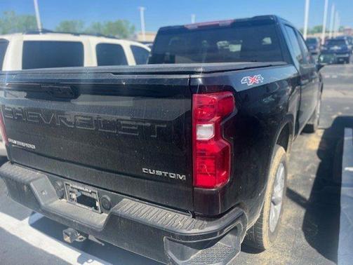 2022 Chevrolet Silverado 1500 Custom