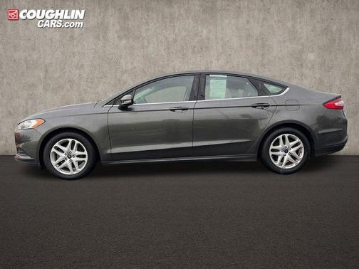 Magnetic 2016 Ford Fusion SE