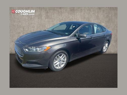 Magnetic 2016 Ford Fusion SE