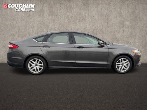 Magnetic 2016 Ford Fusion SE