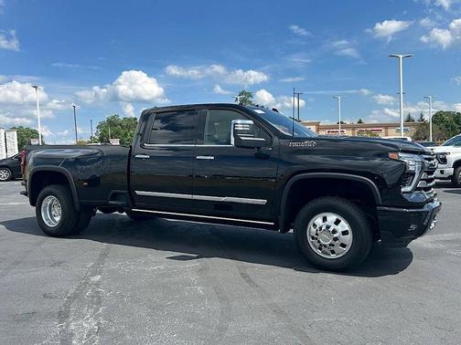 2025 Chevrolet Silverado 3500 High Country