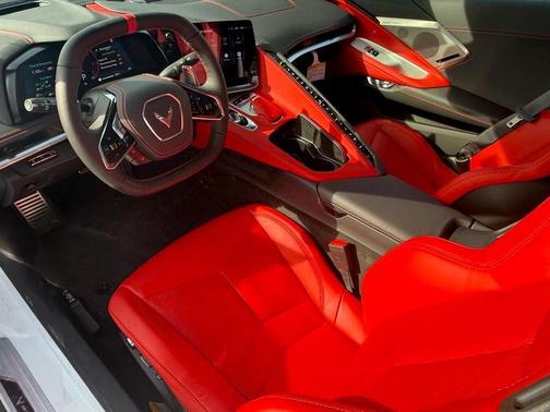 2025 Chevrolet Corvette Stingray w/2LT