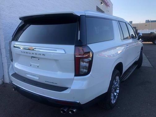 Photo 4 of 9 of 2021 Chevrolet Suburban Premier