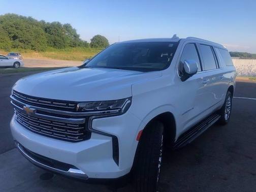 Photo 2 of 9 of 2021 Chevrolet Suburban Premier