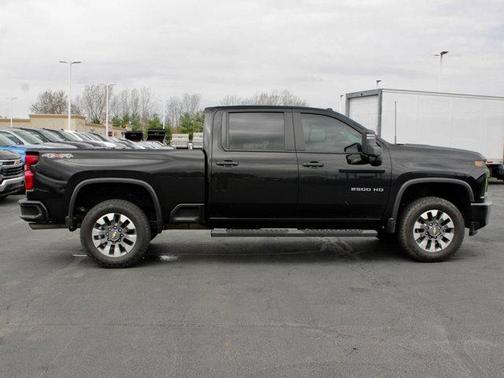 2022 Chevrolet Silverado 2500 Custom
