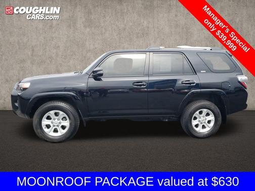 Midnight Black Metallic 2022 Toyota 4Runner SR5 Premium